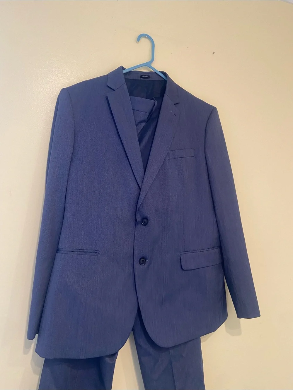 JF J. Ferrar Slim Blue Suit 46R and 35x30 pant EUC